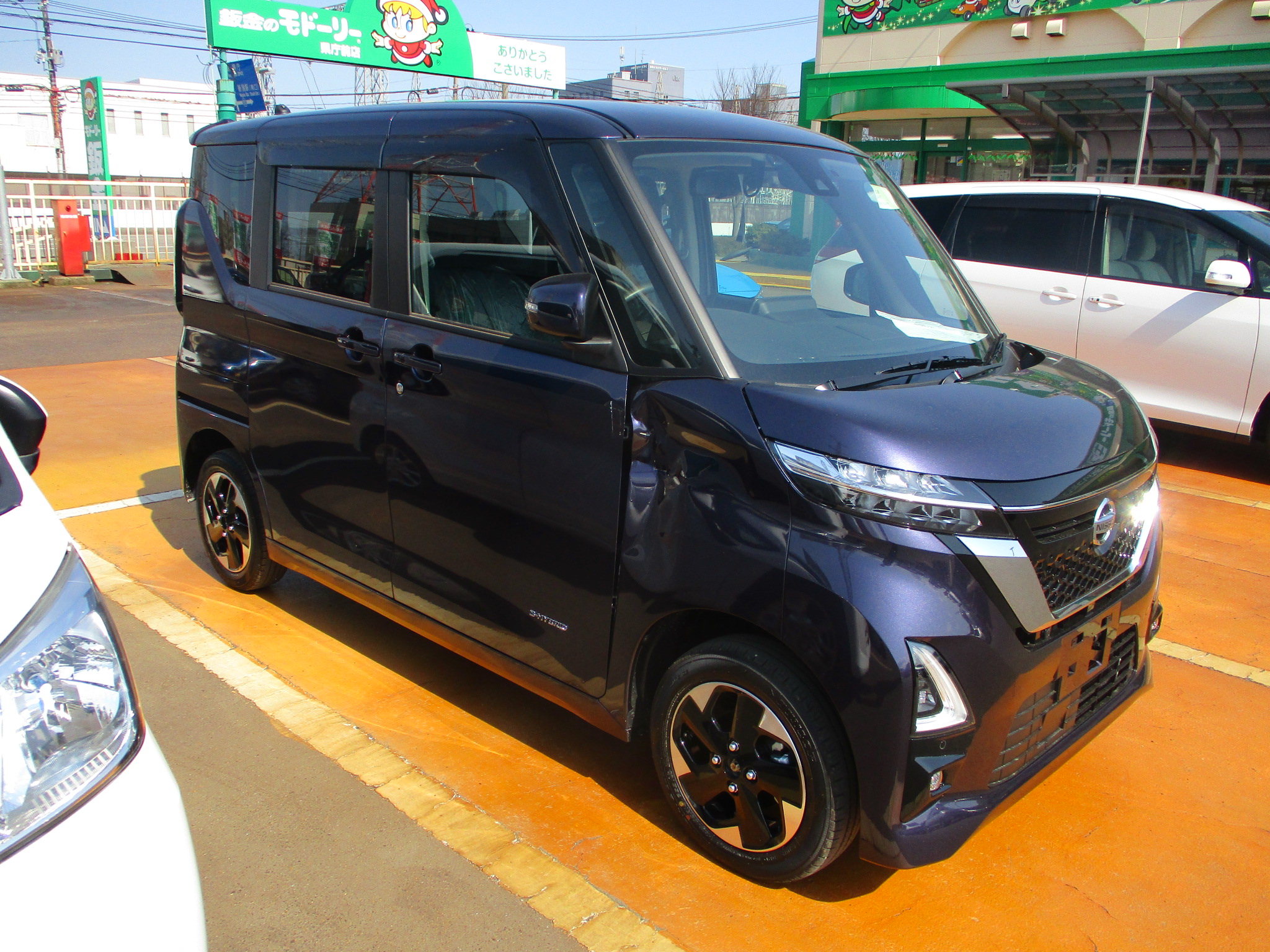 修理事例】フロントフェンダーとドアの交換修理｜日産 デイズルークス 