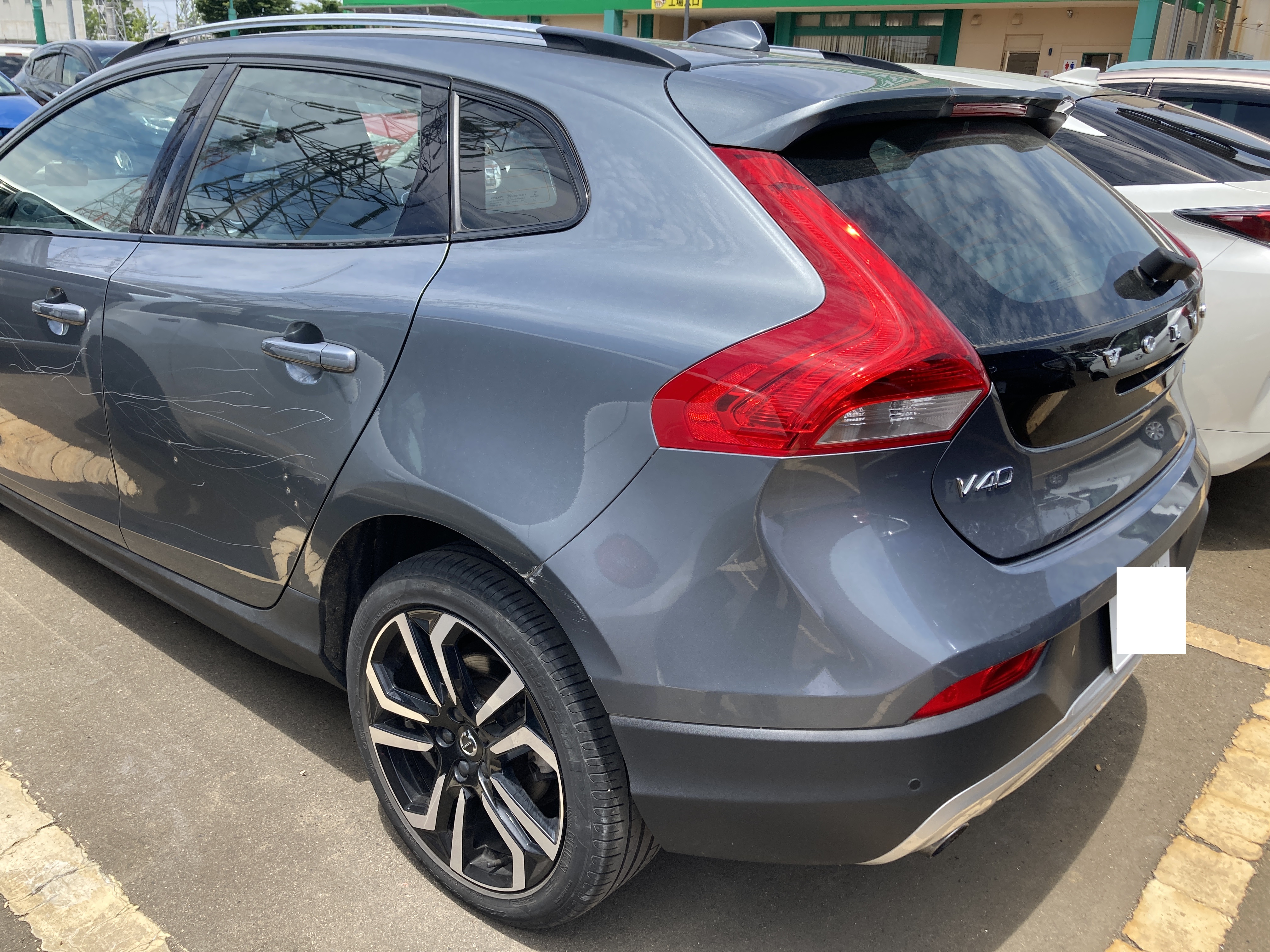 VOLVO　V４０の新品リアバンパー ボルボ V40 40シリーズ DBA-MB5204T Rバンパー リアバンパー 614